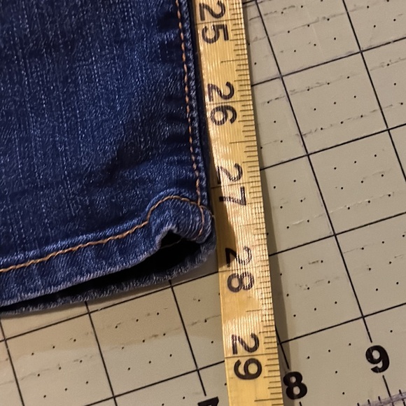 Denizen from Levi’s Cropped distressed jeans - Picture 6 of 12